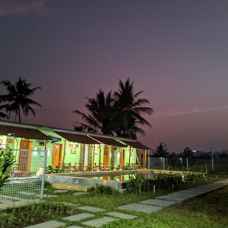 Wooden Kemiren Homestay Banyuwangi Banyuwangi  Exteriör bild