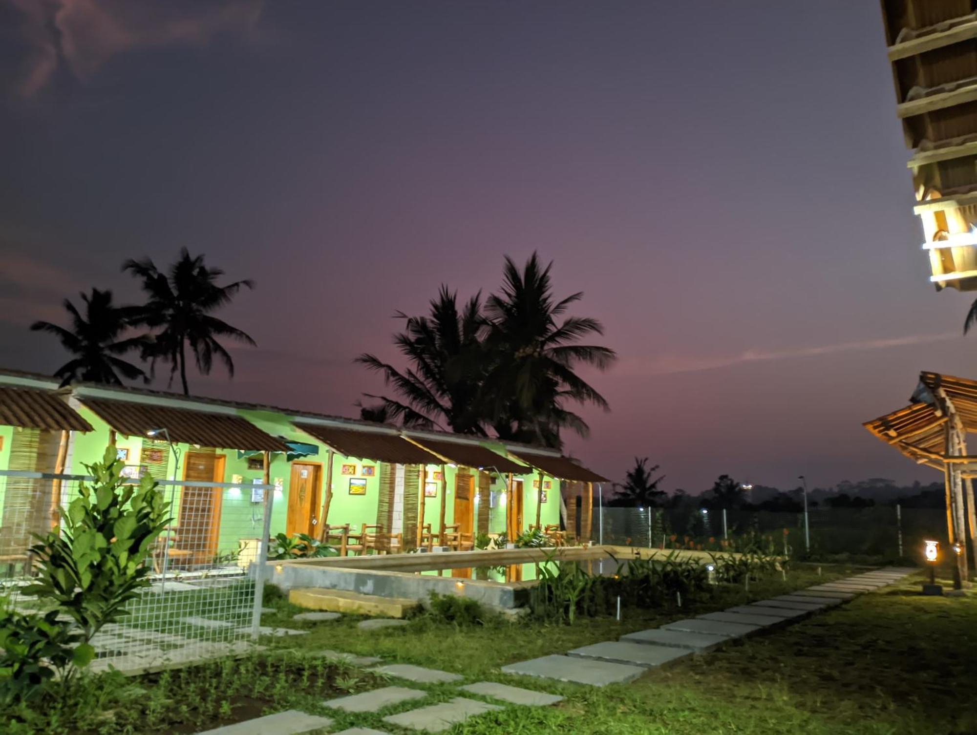 Wooden Kemiren Homestay Banyuwangi Banyuwangi  Exteriör bild