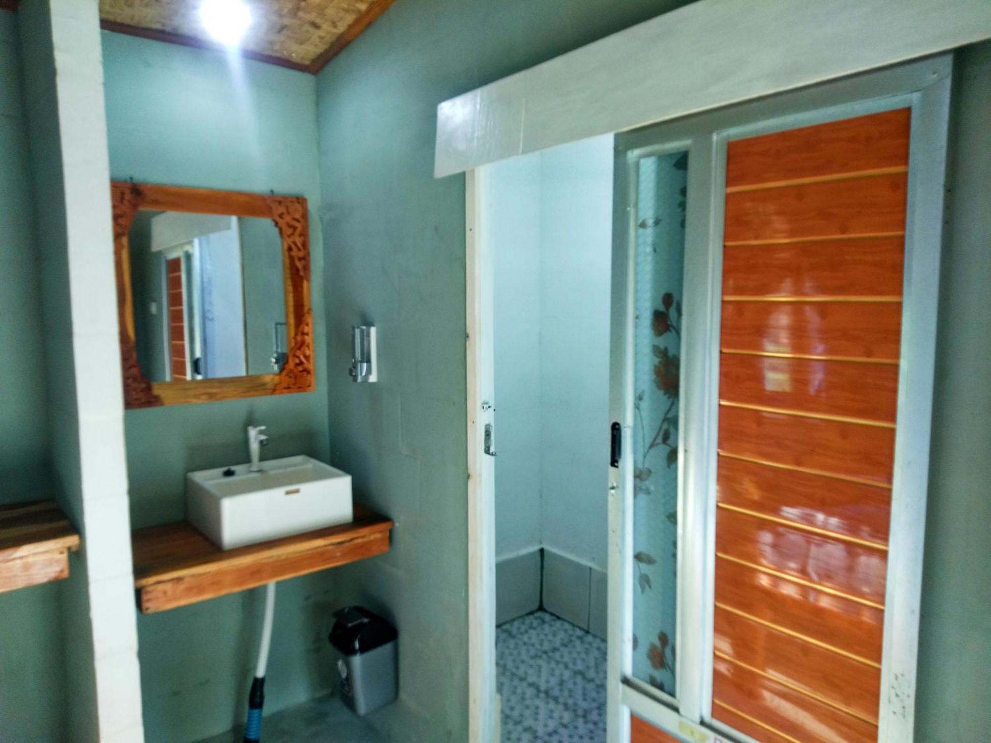 Wooden Kemiren Homestay Banyuwangi Banyuwangi  Exteriör bild
