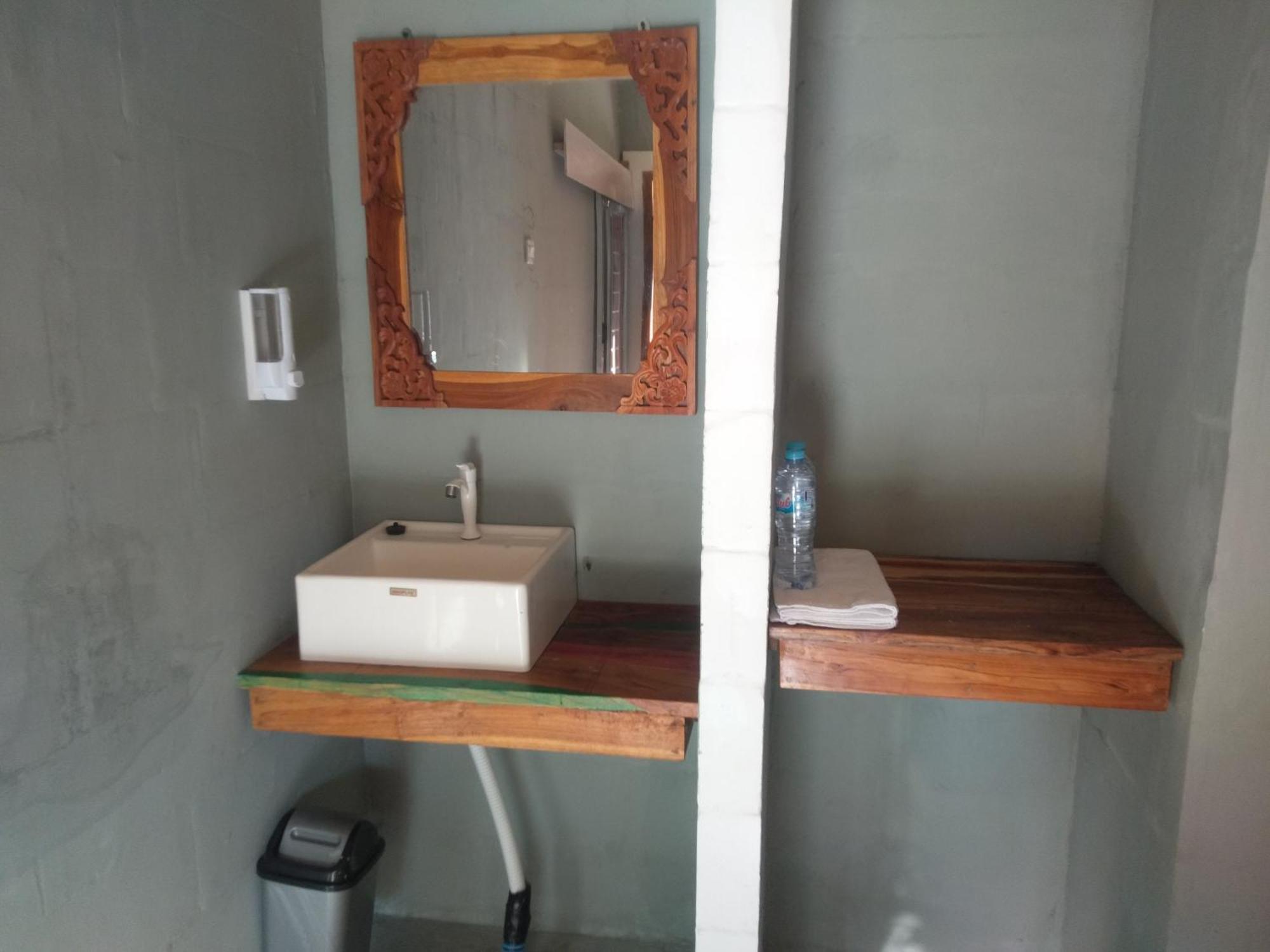 Wooden Kemiren Homestay Banyuwangi Banyuwangi  Exteriör bild