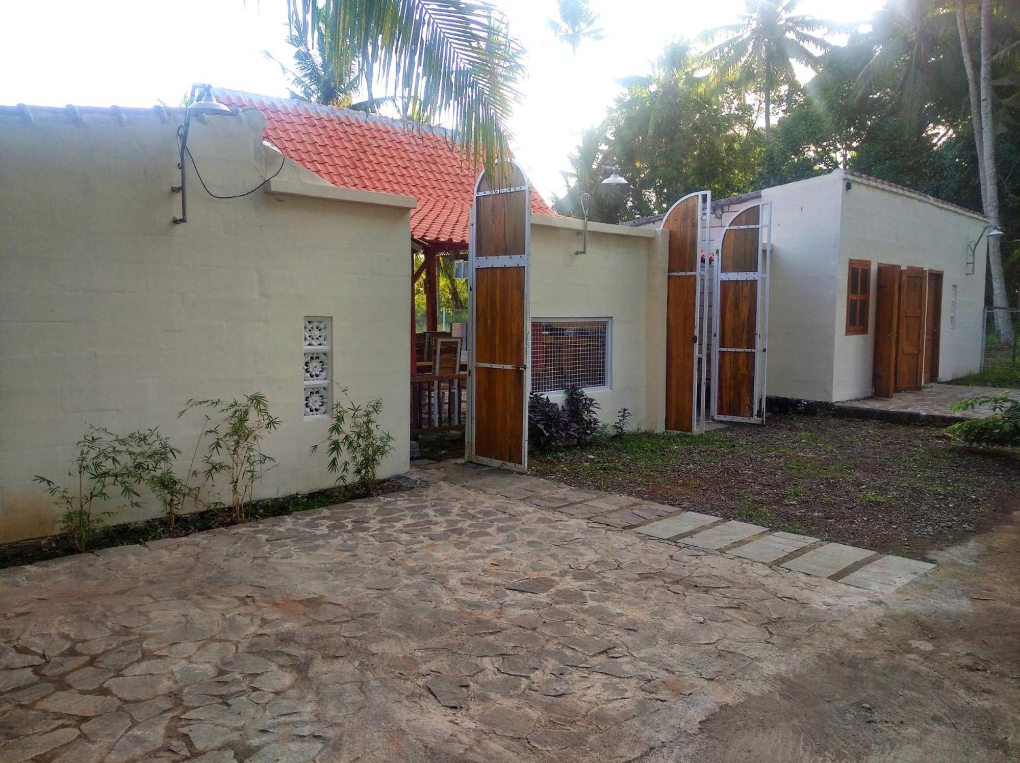 Wooden Kemiren Homestay Banyuwangi Banyuwangi  Exteriör bild